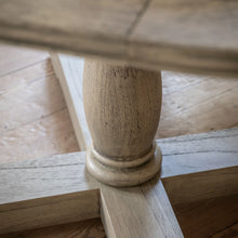 Load image into Gallery viewer, Martinique Round Extendable Dining Table