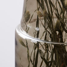 Load image into Gallery viewer, Airy Vase