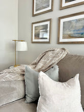 Load image into Gallery viewer, Weave Design Throw