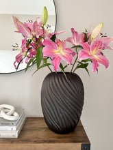 Load image into Gallery viewer, Noa Vase