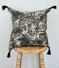 Load image into Gallery viewer, The Mahe