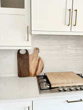 Load image into Gallery viewer, Walnut Cutting Board