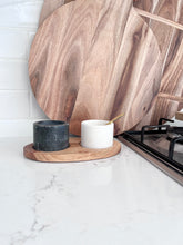 Load image into Gallery viewer, Salt and Pepper Marble set with spoon
